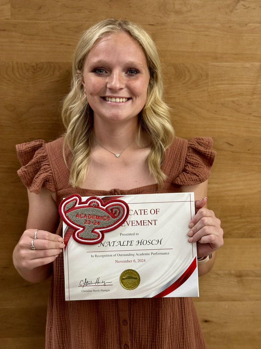 NatalieHosch26's tweet photo. Lettered in Academics… 5.5+ GPA, and the Awards Ceremony was tonight.  So excited to add another patch to my letterman! 🤩🐴🧲

@BuzzCentex @TreyHoldbrook  @D1Softball @ExtraInningSB @SBRRetweets @SoftballDown @TopPreps @LBBroncoSB @LakeBeltonHS @LBAthleticBoost @Coach_KMac @p_williams20 @Coach_Aaaaa @LoneStarPrepsTX @SoftbalAmerica