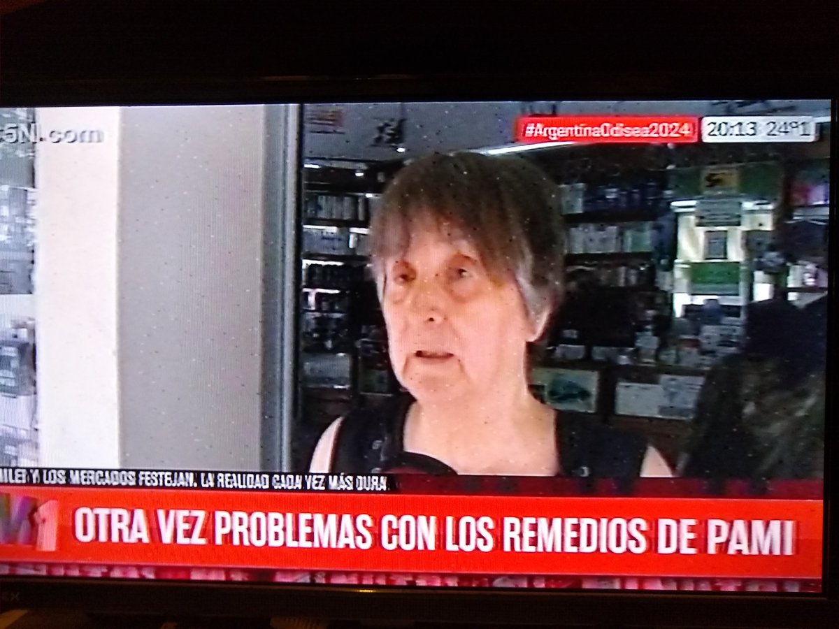 carlosDesantosT's tweet image. Miley me convirtió en un Zombie
Hoy un amigo d mí hijo q tiene un negocio me paró y me preguntó cómo estaba mí hijo y después me dijo usted parece un zombie lo veo ir y venir varias veces varios días
Le dije es q ya fui como 30 veces a la farmacia  ×PAMI
#Volve @luanavolnovich ♥️
