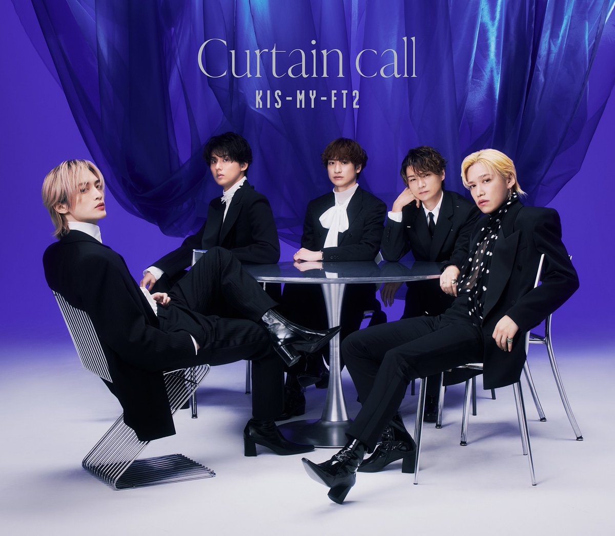 KMF2_0810MENT's tweet photo. Kis-My-Ft2 32nd Single
       「𝐂𝐮𝐫𝐭𝐚𝐢𝐧 𝐜𝐚𝐥𝐥」
┈┈┈┈┈┈┈┈┈┈┈┈
       - Cover Photo -

🔗https://t.co/pGgaWuoXCy

#KisMyFt2_Curtaincall https://t.co/88o5X2aT2Q