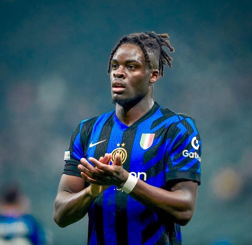 🚨⚫️🔵 Inter and Yann Bisseck’s camp are set to complete final details of new deal.

One more meeting scheduled as Bisseck will sign new contract for the next five years with salary rise as part of the agreement.

Inter, very happy with his growth.