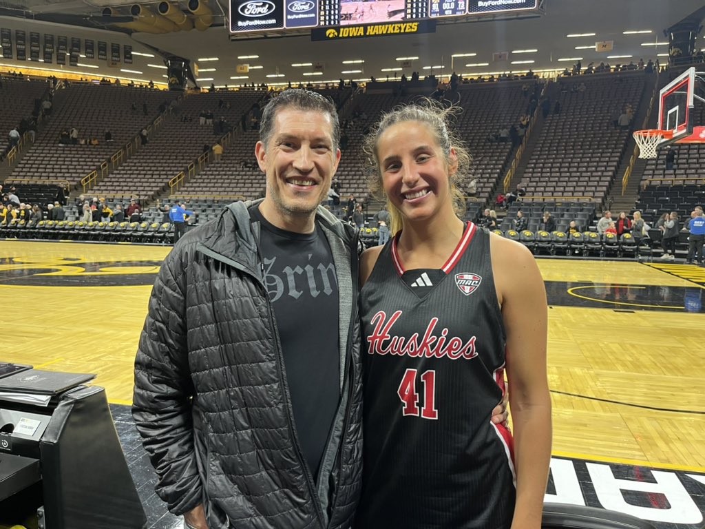 wolverinasbb's tweet photo. Iowa City, Iowa!  Awesome getting to see @Brooke_blume in action at Carver-Hawkeye Arena. Huge bonus getting to spend the game hanging out with @SloanKipley. Big thank you to @MichiganActuary for the invite and the ride. https://t.co/cxZ4QWRjKF