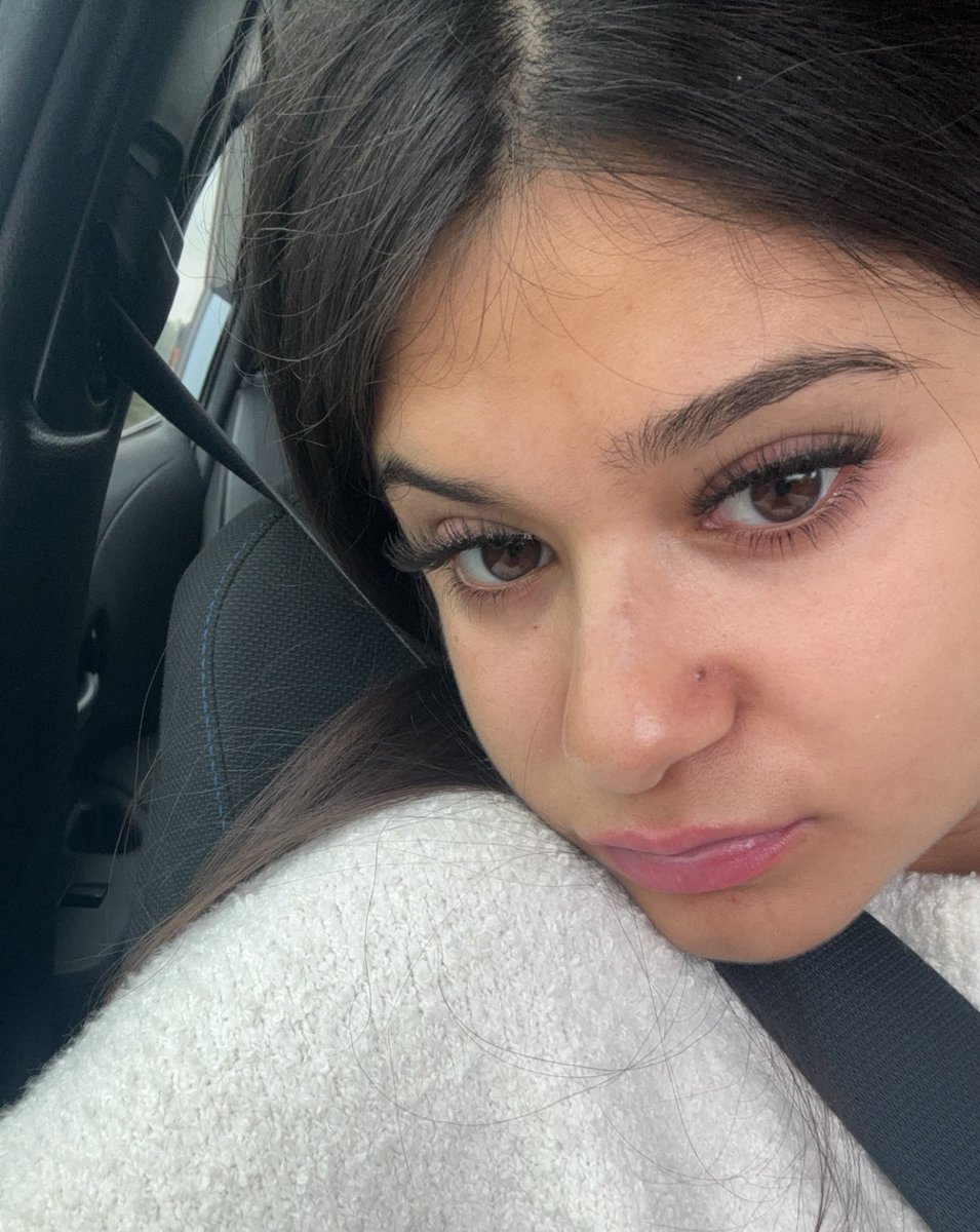 just a quick selfie heyyyyyyy 🤳🏽