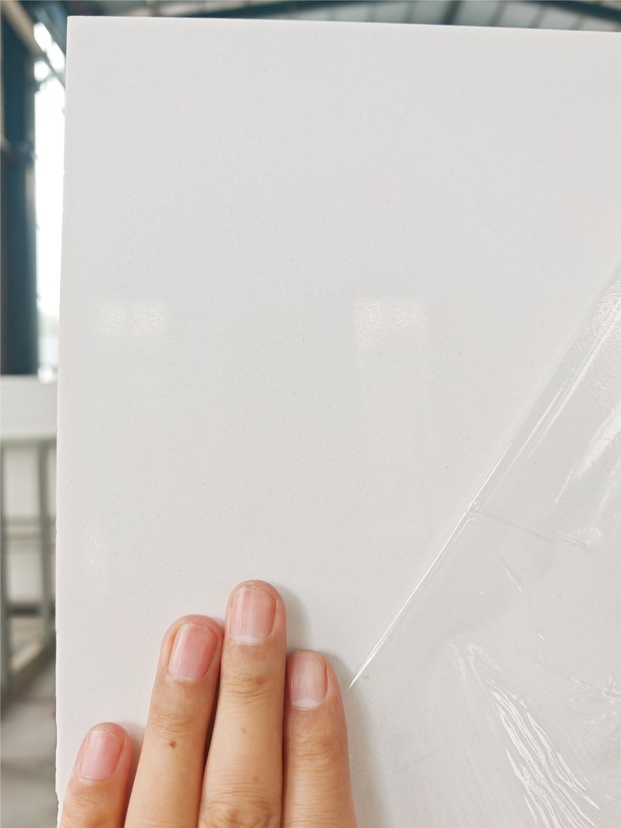 SugaryRay520's tweet photo. 🌟 Unleash the elegance of pure white quartz slabs! 🌟 Our best-selling Pure White Quartz is a statement of sophistication and durability. Perfect for any modern space. 🏡✨ Don't miss out on this top choice for your next project. 💼🔨 #PureWhiteQuartz #InteriorDesign #BestSeller https://t.co/KFA23mCUuj