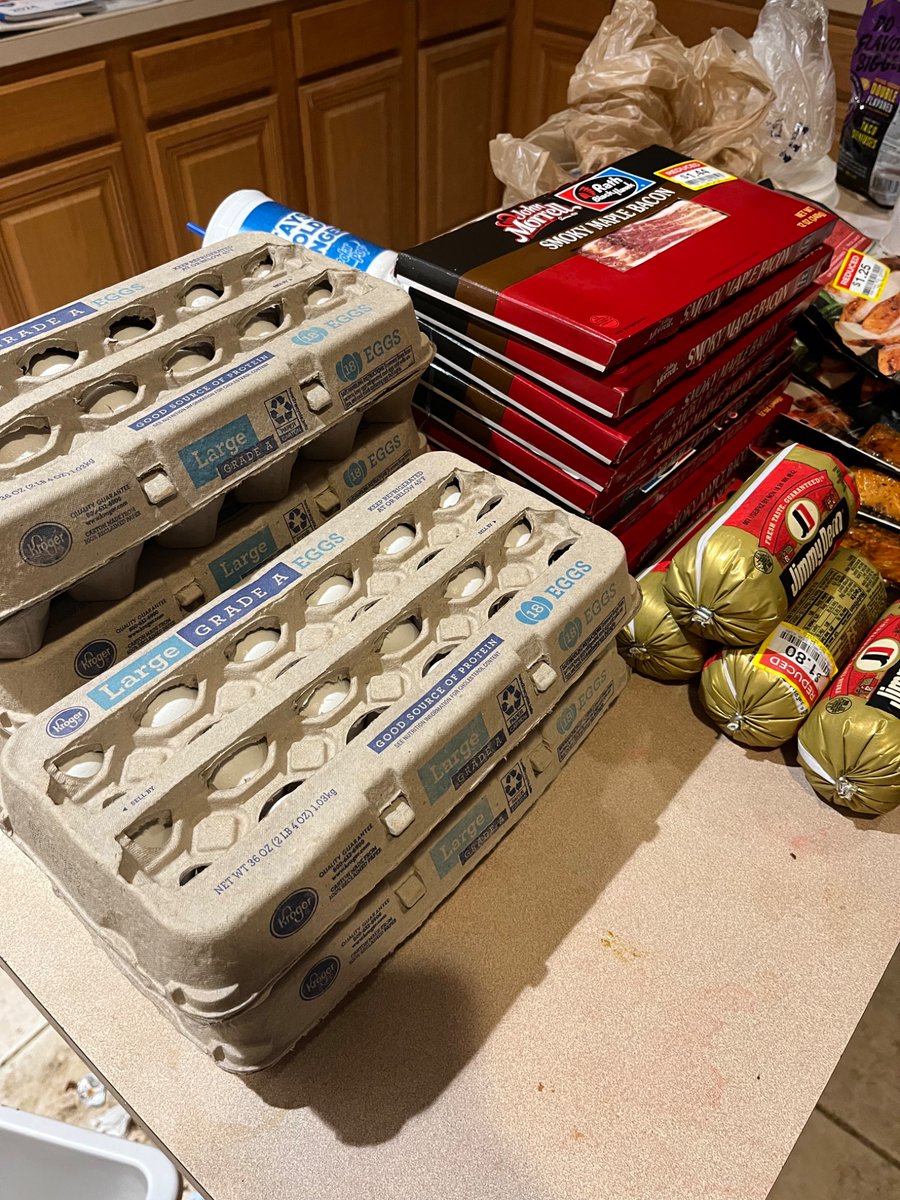 Mark_Lexus's tweet photo. President Trump already bringing down the price of groceries … all this for $44
#keto #gains #mealPrep #kroger #whatInflation? https://t.co/ngKWYbv6Q5