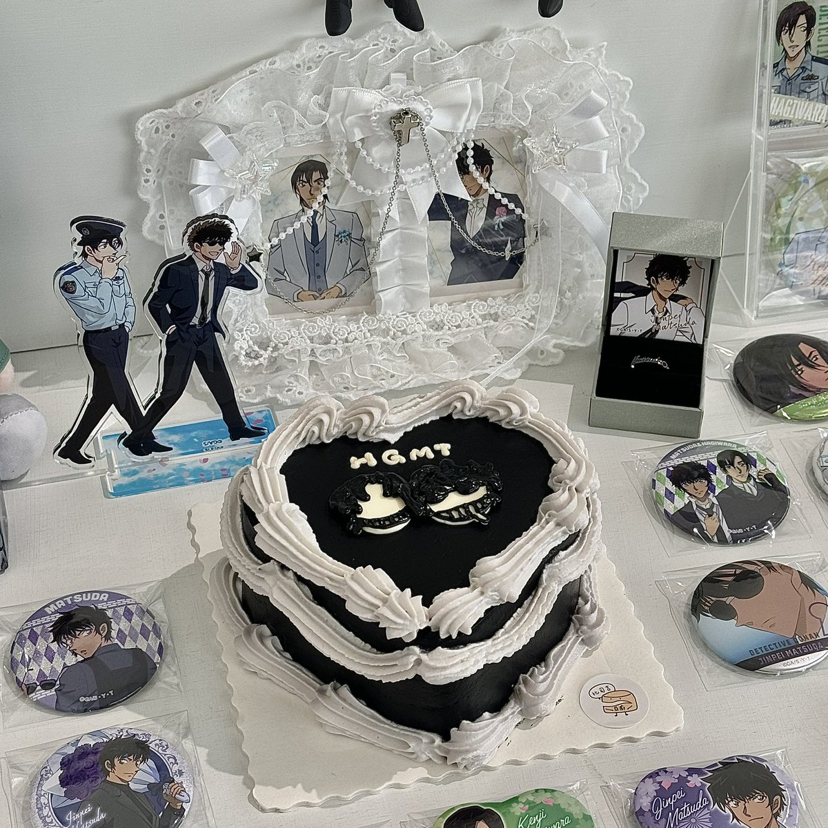 70ll07's tweet image. 刻在DNA的警校組
是我最愛的兩位竹馬🫶🏻
打從心底覺得你們在天堂重逢那刻就已經是最幸福的一對佳人👪
往後的日子也會持續不斷喜愛你們💟
再麻煩你們繼續秀恩愛啦💜💙
㊗️99🎡🎂💖

#萩松献花
#萩松 #hgmt 
#爆処追悼式典
#爆処追悼式典2024
#11月7日は爆処の命日