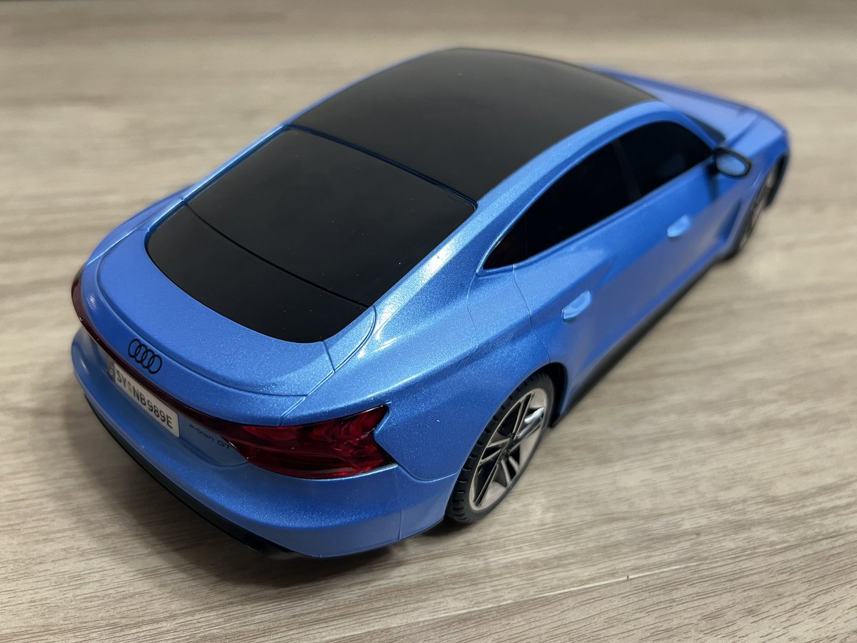 ToysterDotSg's tweet image. DOUBLE E Audi RS e-tron GT RC E727
Discover this cutting-edge RC replica, featuring LED lights and auto parking, redefining sophistication in RC models.

Shop @ toyster.sg/products/doubl…

More DoubleE @ toyster.sg/collections/do…

#toystersingapore #toystersg #doubleE #AudiRSetronGT