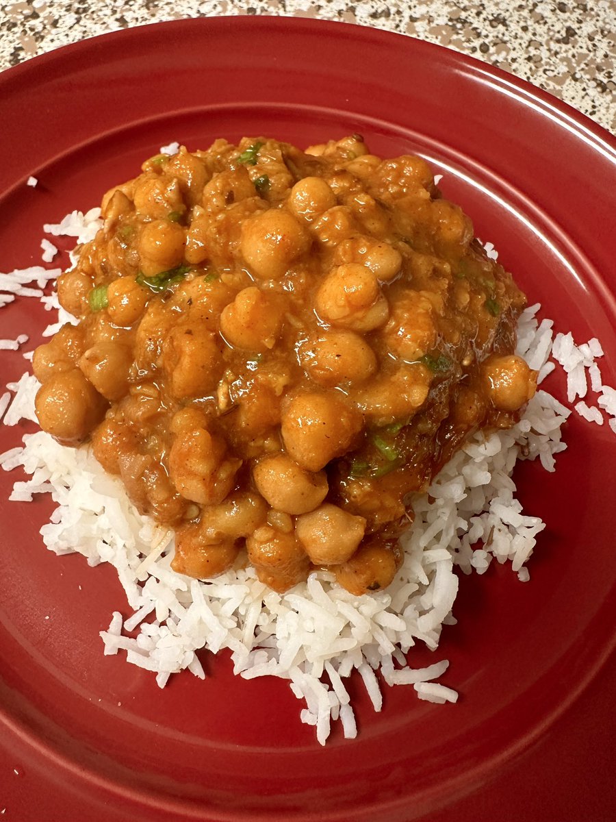 HeidiTabing's tweet image. Commiseration channa masala with jasmine rice 😩 It hits the spot so well.
Had a cup of lapsang souchong too 😗👌