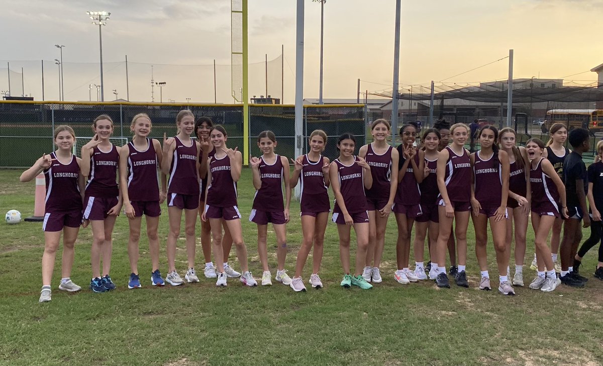 RJHgirlsath's tweet photo. Seven 7th graders finished in the Top 10 at the meet today! Way to get geared up for district next week! @CoachADutch @RJHlonghorns @ARJHathletics https://t.co/axBJYqRO3D