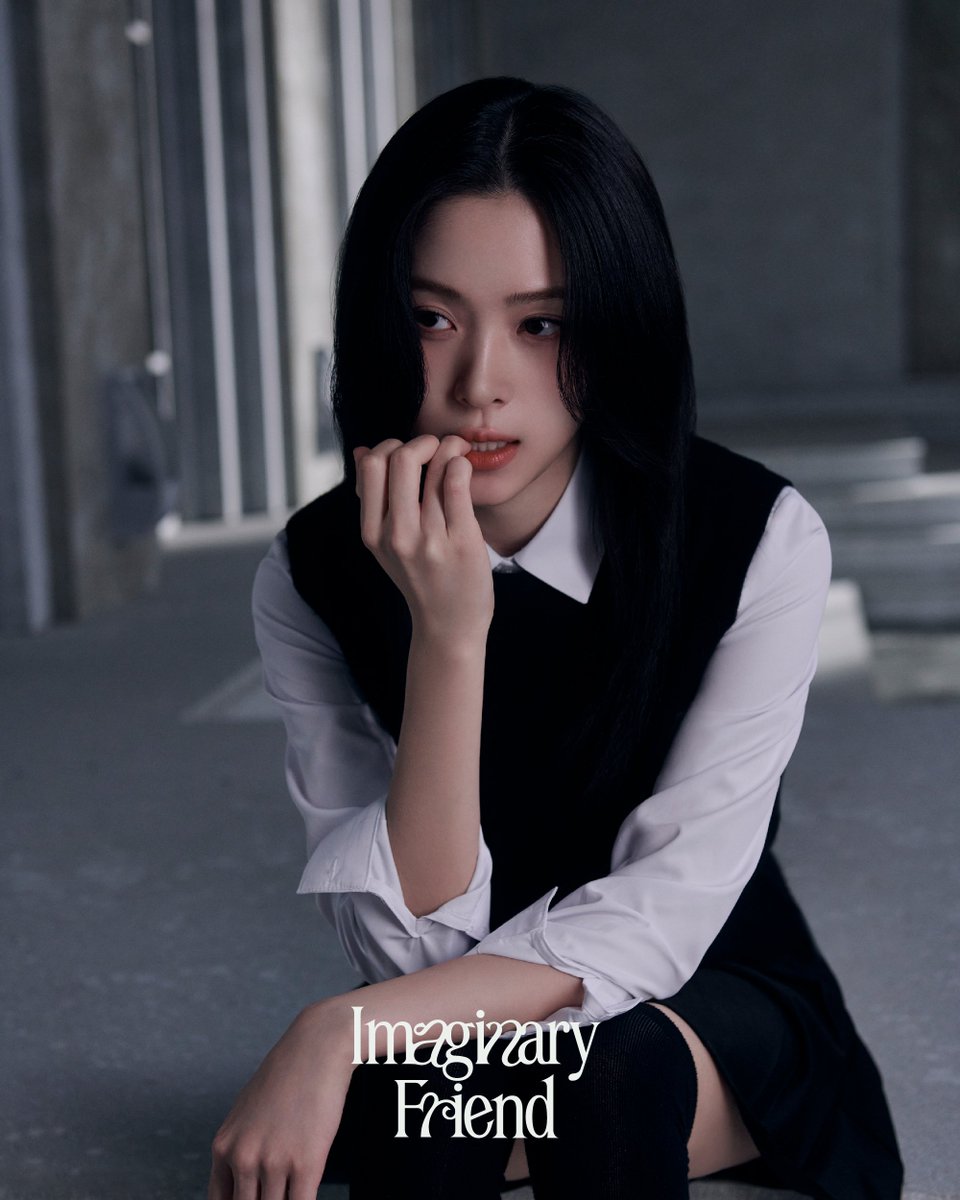SRJ_Global's tweet photo. Pann | #RYUJIN's visual for 'Imaginary Friend' became a trending topic among K-netizens, saying it looks like a Netflix's movie poster.

"Let’s cast her in a horror or psychological movie"

🔗https://t.co/Y0xdoIpjuo
🔗https://t.co/FrSIy8boKj https://t.co/2QYNAzwRcz