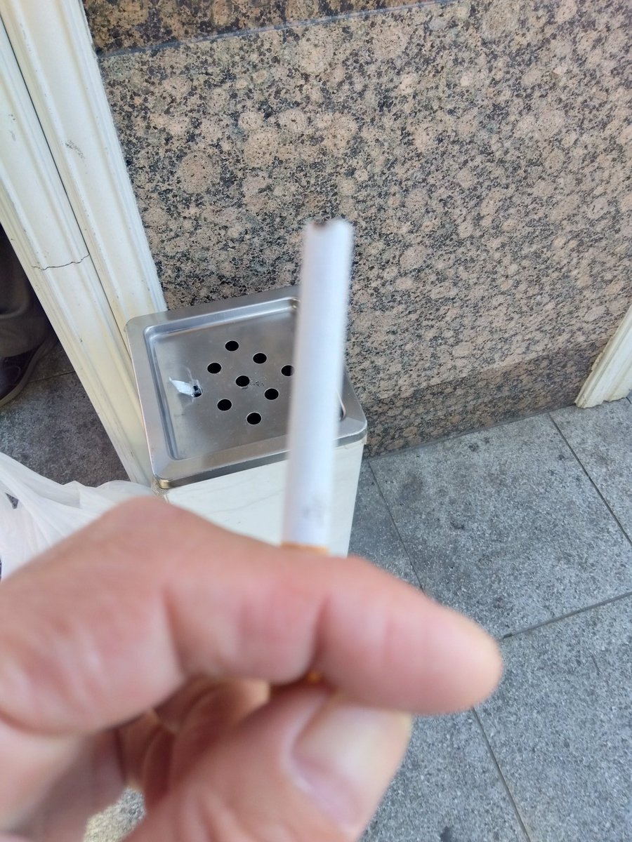 sasamatic1022's tweet photo. 物件探しの奇妙な冒険。トントン拍子に進んで11日に入居でプリズンブレイクでフィニッシュ！！………かと思いきや市役所の手続きが立ち塞がって18日になる事に。この1週間のラグがメタクソにキツイんだが？あぁ、それにしても金が欲しい。 https://t.co/qU8WluYH9b