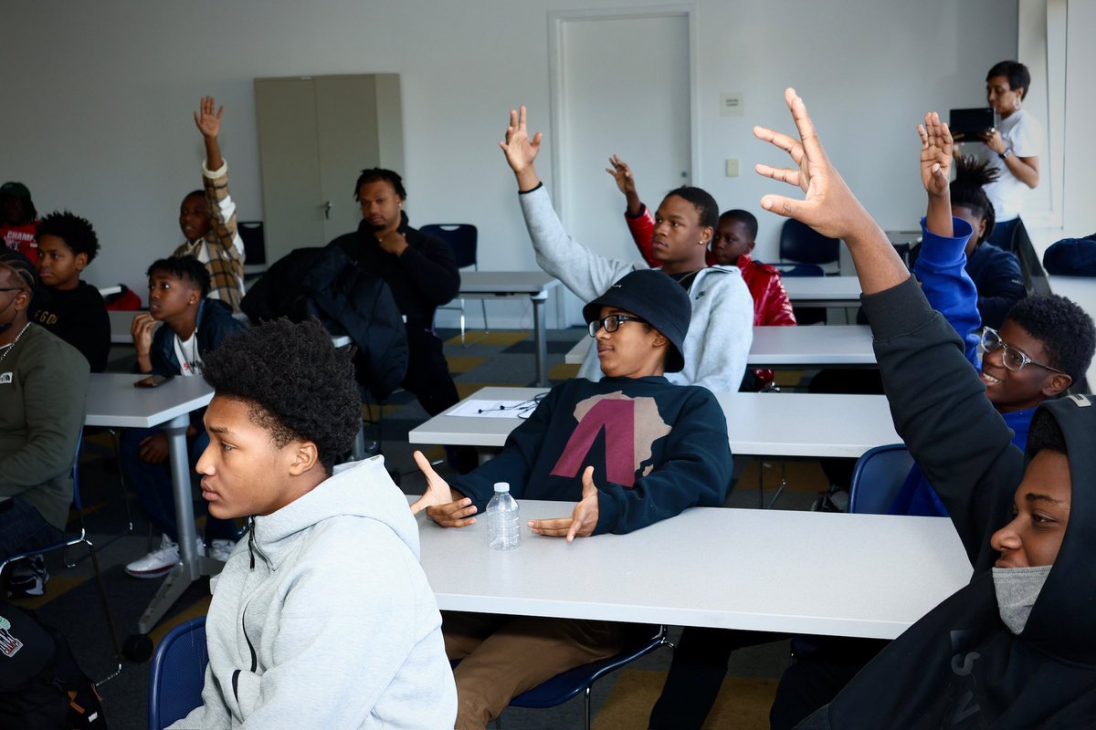 This past saturday, I had the opportunity to talk to <a href="/champsmentoring/">CHAMPS MALE MENTORING</a> mentees about ESports and How they can get involved. It was a very engaging presentation onto many more schools and programs 😉🌎