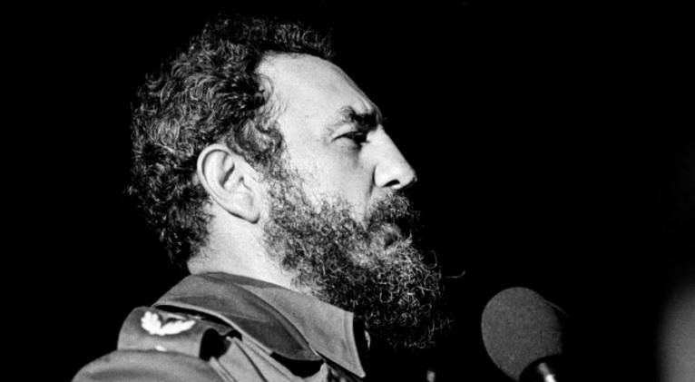 Fidel sobre las elecciones en Estados Unidos:

“Cualquiera que fuese el nuevo Presidente de Estados Unidos, deberá saber que aquí está y estará #Cuba con sus ideas, su ejemplo y la indoblegable rebeldía de su pueblo”.

¡Qué grande!