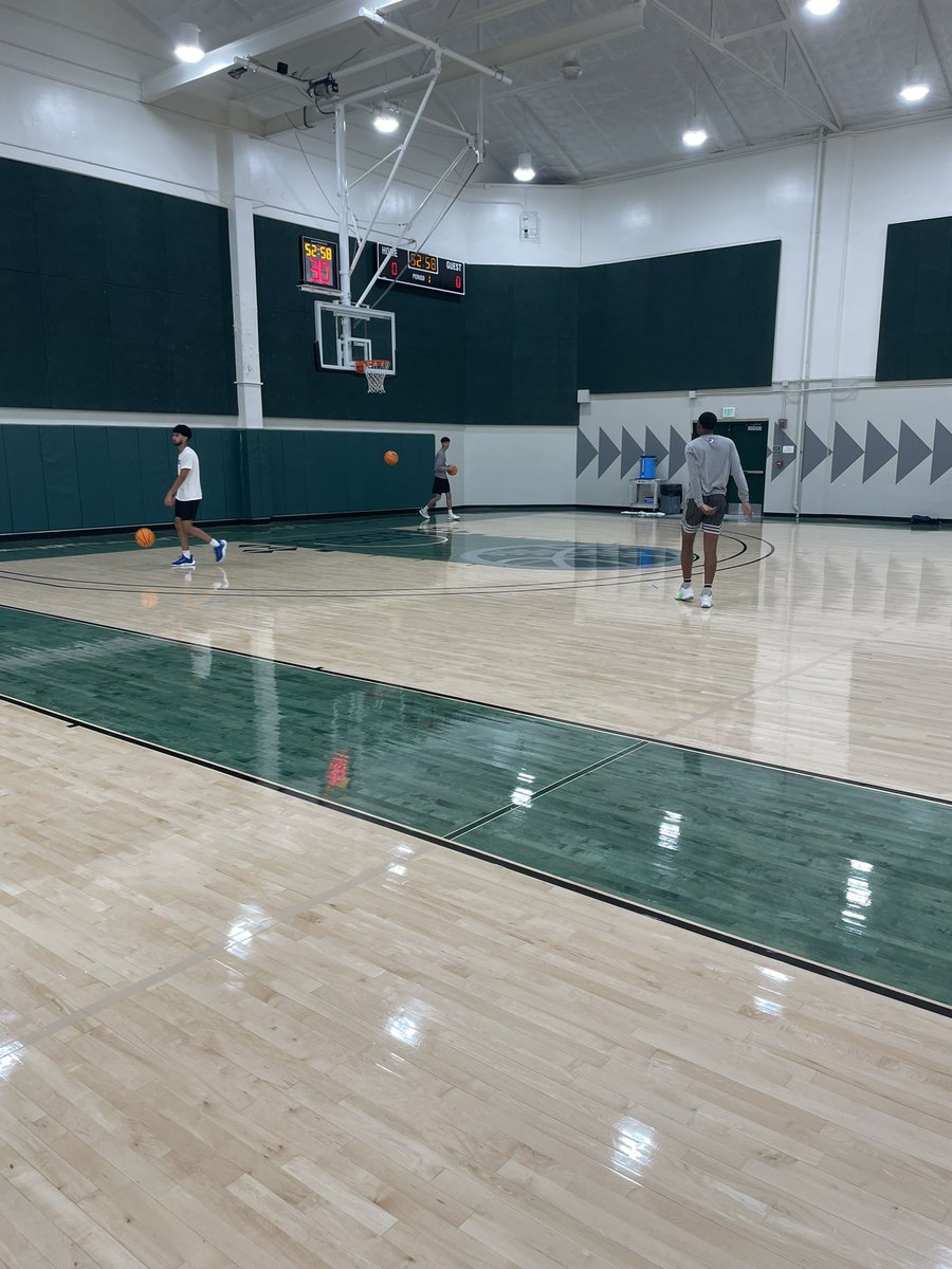 Tim Cook tweet media