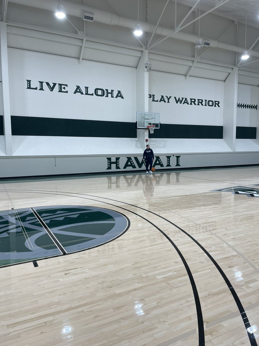 Tim Cook tweet media