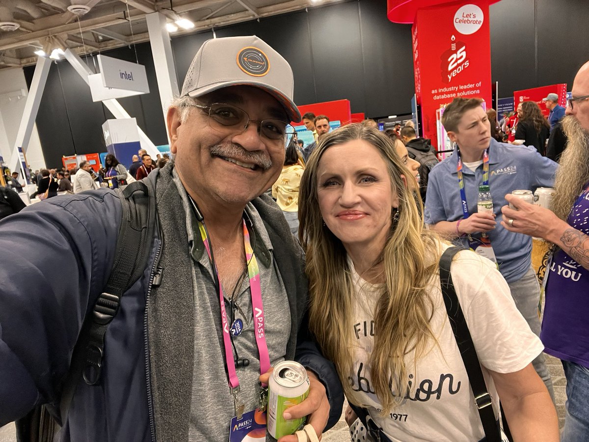 pareshmotiwala's tweet image. #sqlselfies #sqlfamily @PASSDataSummit @KristinaDMishra @dgmelkin @mrdenny @KirstyRedgate 
Nice running into you!!
