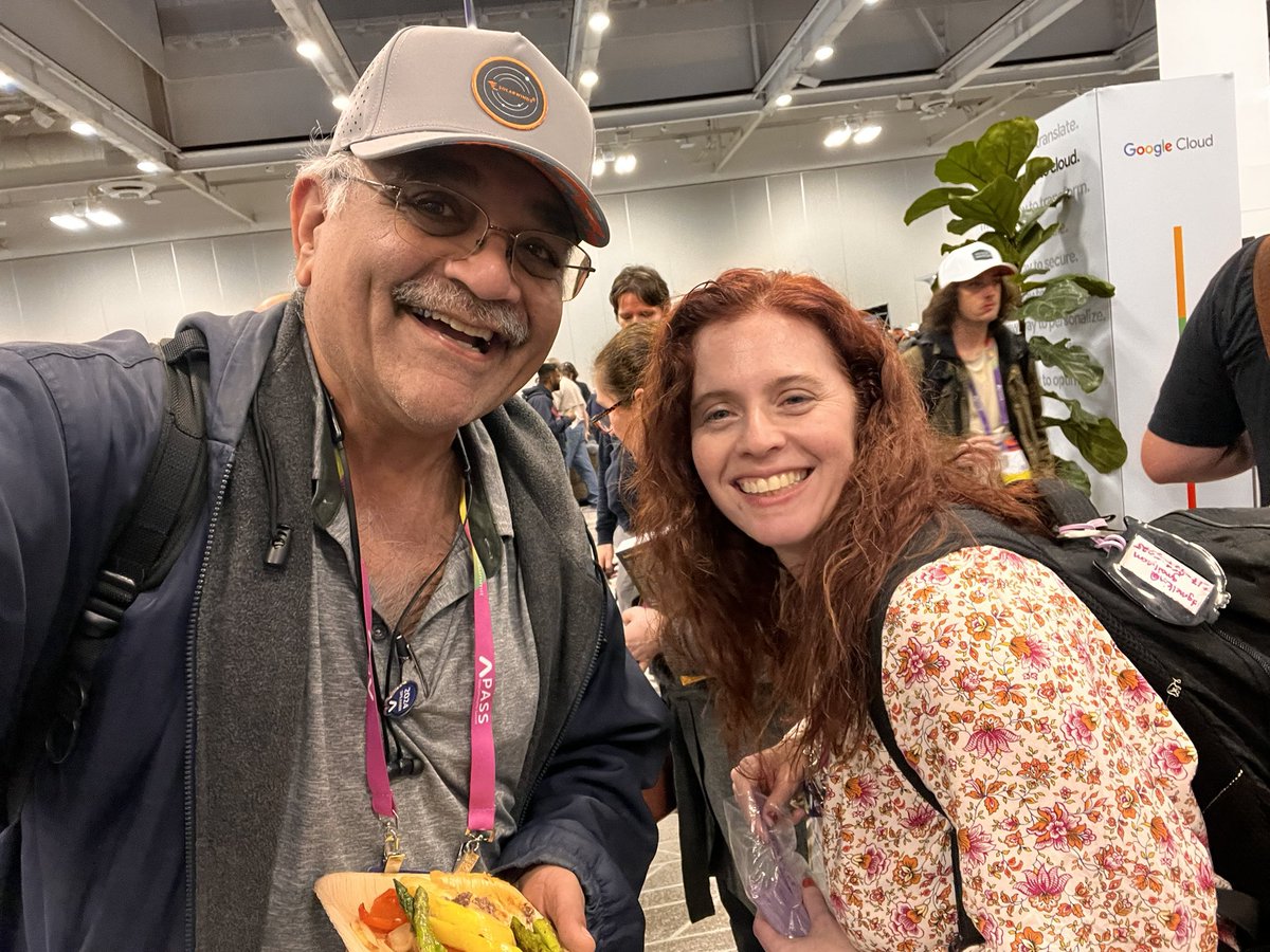 pareshmotiwala's tweet image. #sqlselfies #sqlfamily @PASSDataSummit @KristinaDMishra @dgmelkin @mrdenny @KirstyRedgate 
Nice running into you!!