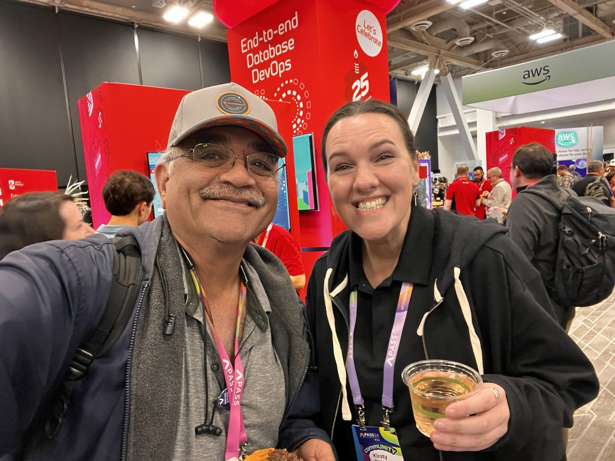 pareshmotiwala's tweet image. #sqlselfies #sqlfamily @PASSDataSummit @KristinaDMishra @dgmelkin @mrdenny @KirstyRedgate 
Nice running into you!!