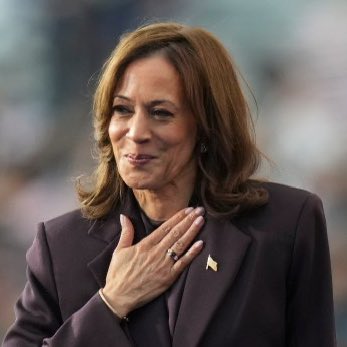 Protect Kamala Harris ✊ tweet media