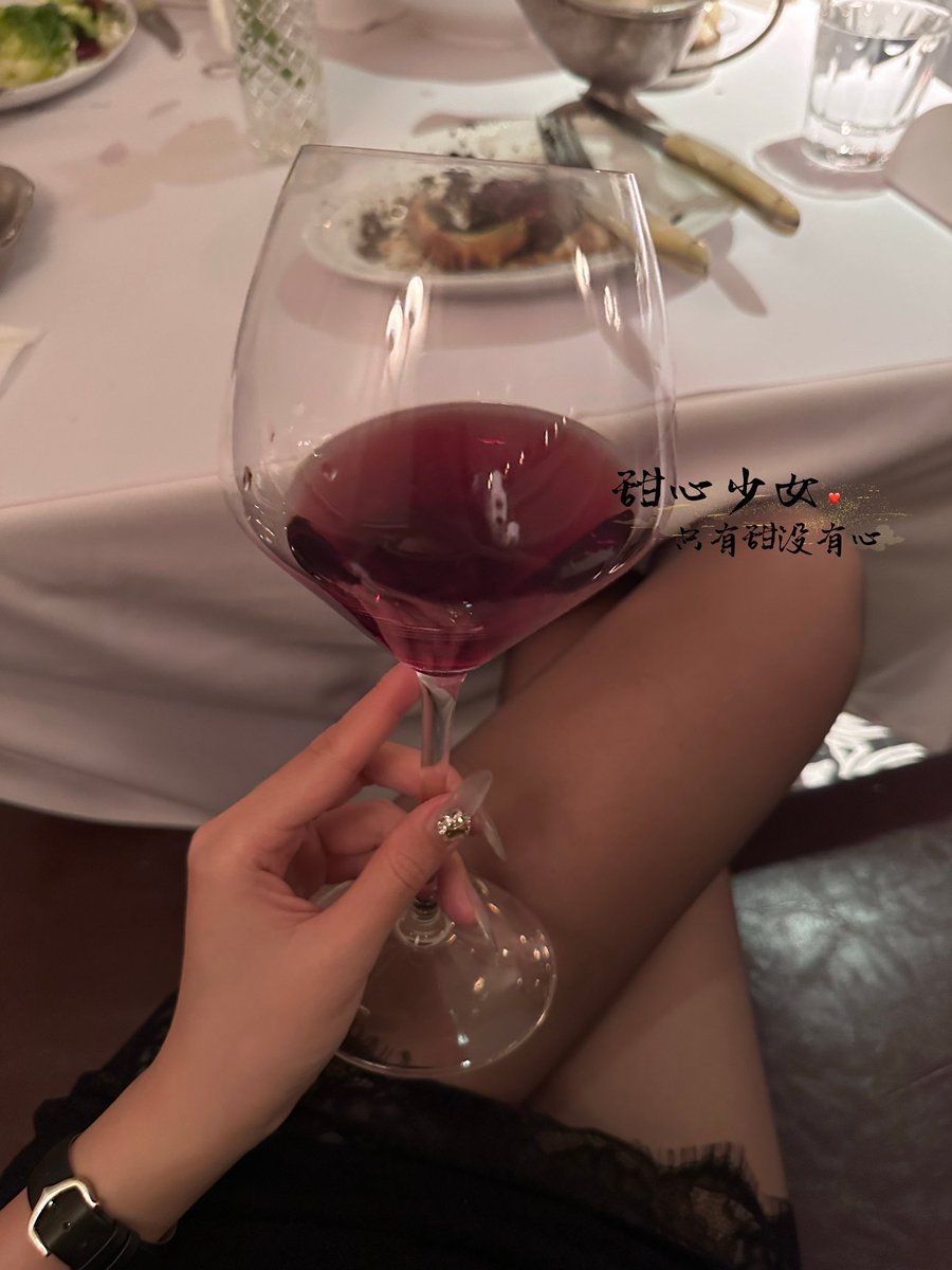 今天是你的小女友 https://t.co/Iz6WlpEwE7