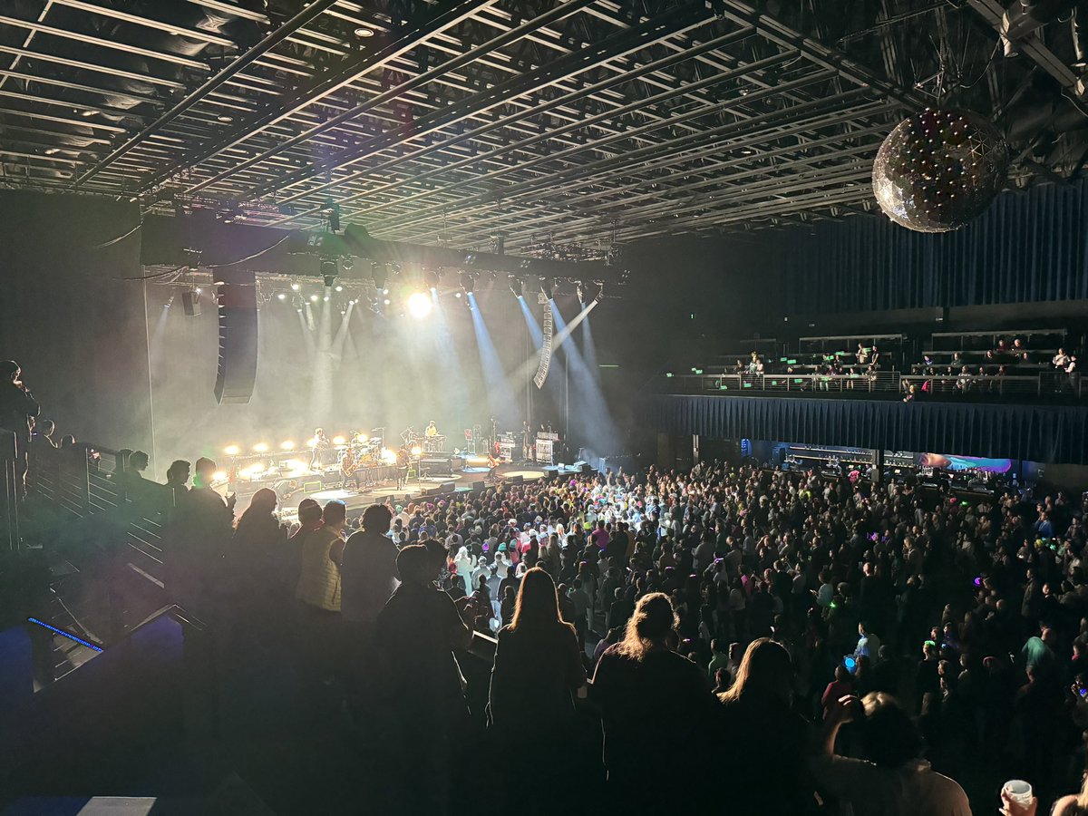 One Republic putting on quite a show for us!

#ASHG24 #PacBio