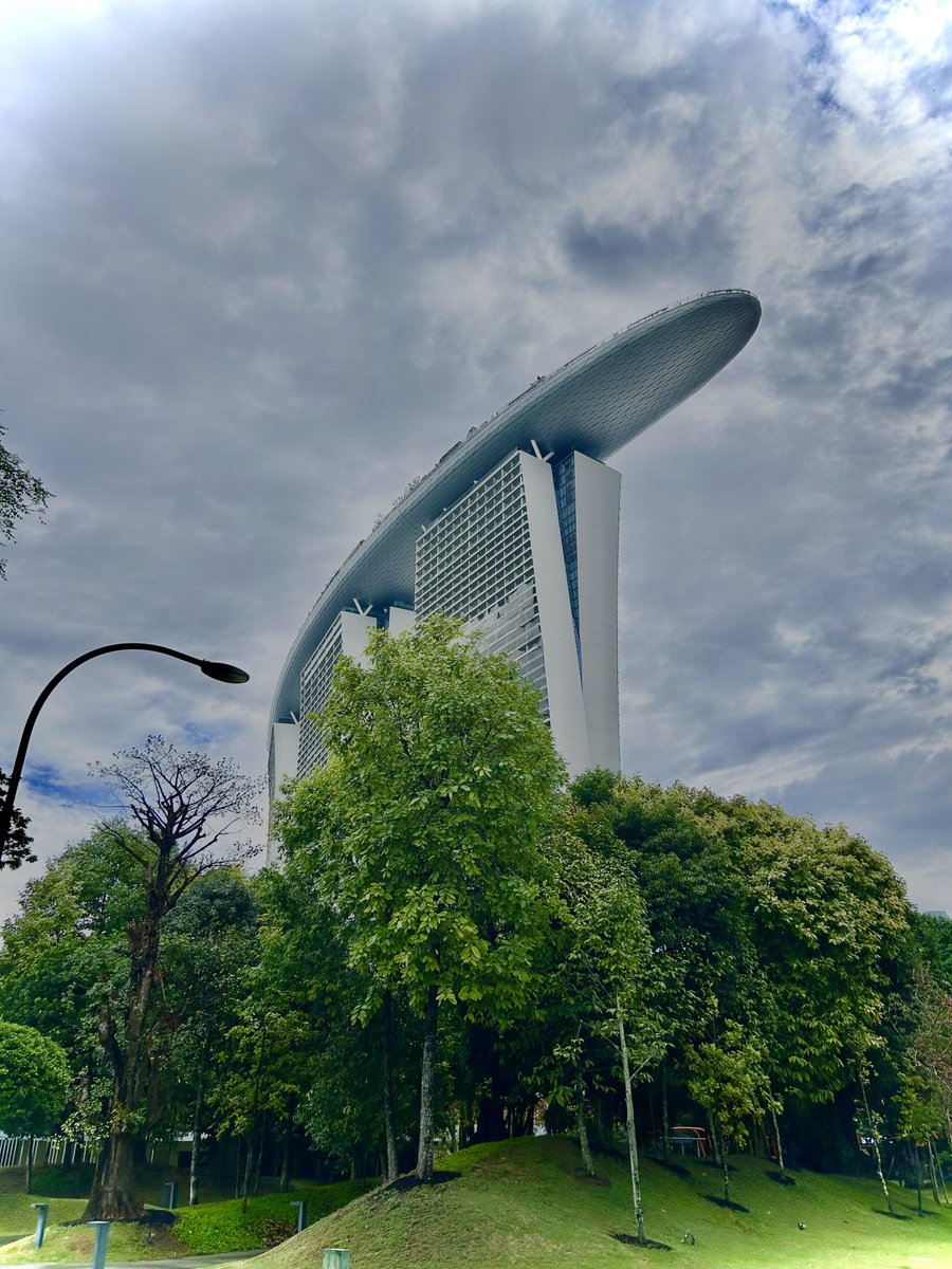 空が恐ろしく見えます