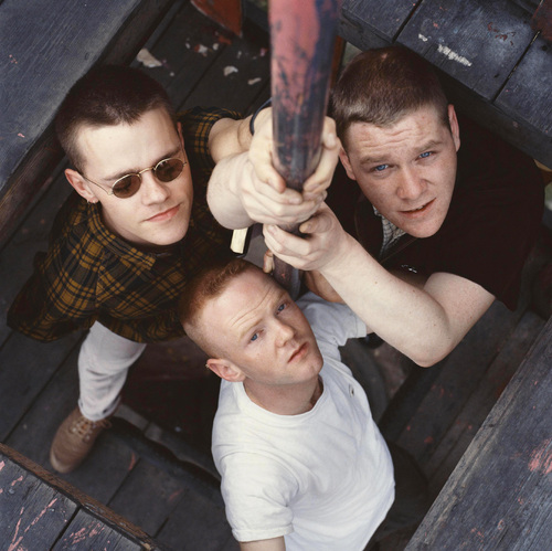 The Age of Consent a 40 ans. Retour sur l'histoire de cet album mythique de Bronski Beat, porté par les tubes Why? et Smalltown Boy. 

strobomag.com/fr/news/2024-1…