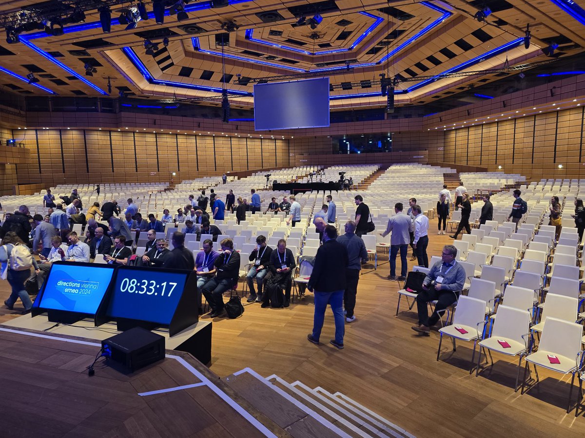 Keynote room is filling up for Directions #EMEA2024 day 2, same as yesterday please fill every seat, we are at max capacity
