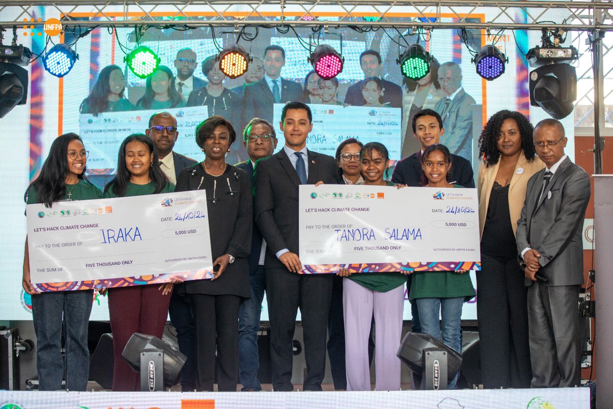 UNFPAMadagascar's tweet photo. Join us virtually at the Regional #ClimateChangeHacklab Final Pitch Event, which takes place Nov, 7 2024 at 10am EAT in Kigali🇷🇼.
Our national 🇲🇬 winners #TanoraSalama & #Iraka will be pitching their innovative solutions.
🙌 Let's support them!
🔗 https://t.co/bONifTDNf8 https://t.co/wnnYbwlvWk