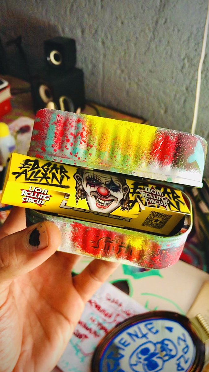 andersonmets's tweet photo. Tobacco Case 🍁
.
#tobaccoart #herbstorage #smokingaccessories #crafttobacco #upcycleddesign https://t.co/VnrZBqID2S