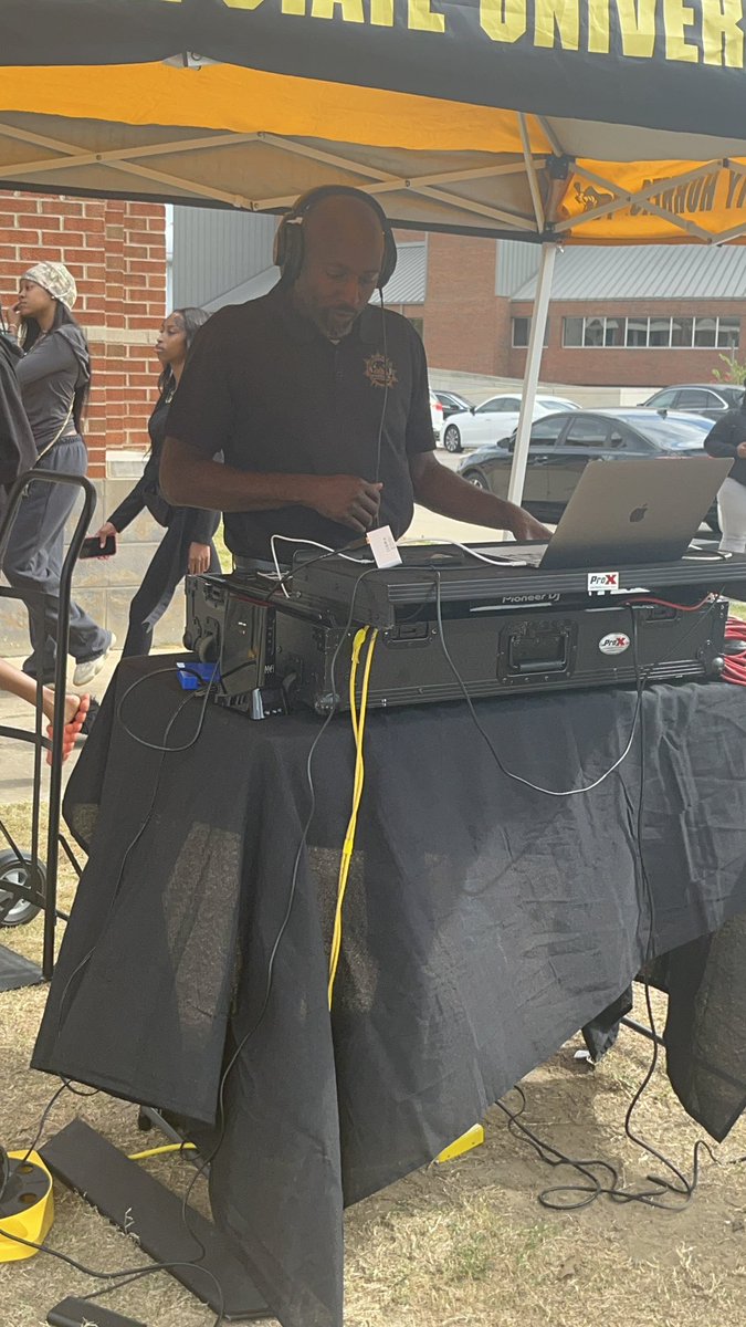 ALUNITE18's tweet photo. 🎉 MGM Unite Party at the Polls ROCKS ASU! 🎉

Massive shoutout to everyone who made our MGM Unite Party at the Polls event at Alabama State University a HUGE success! 🙌

💯 Hundreds of students got engaged and informed. https://t.co/UkfiV0XvuG