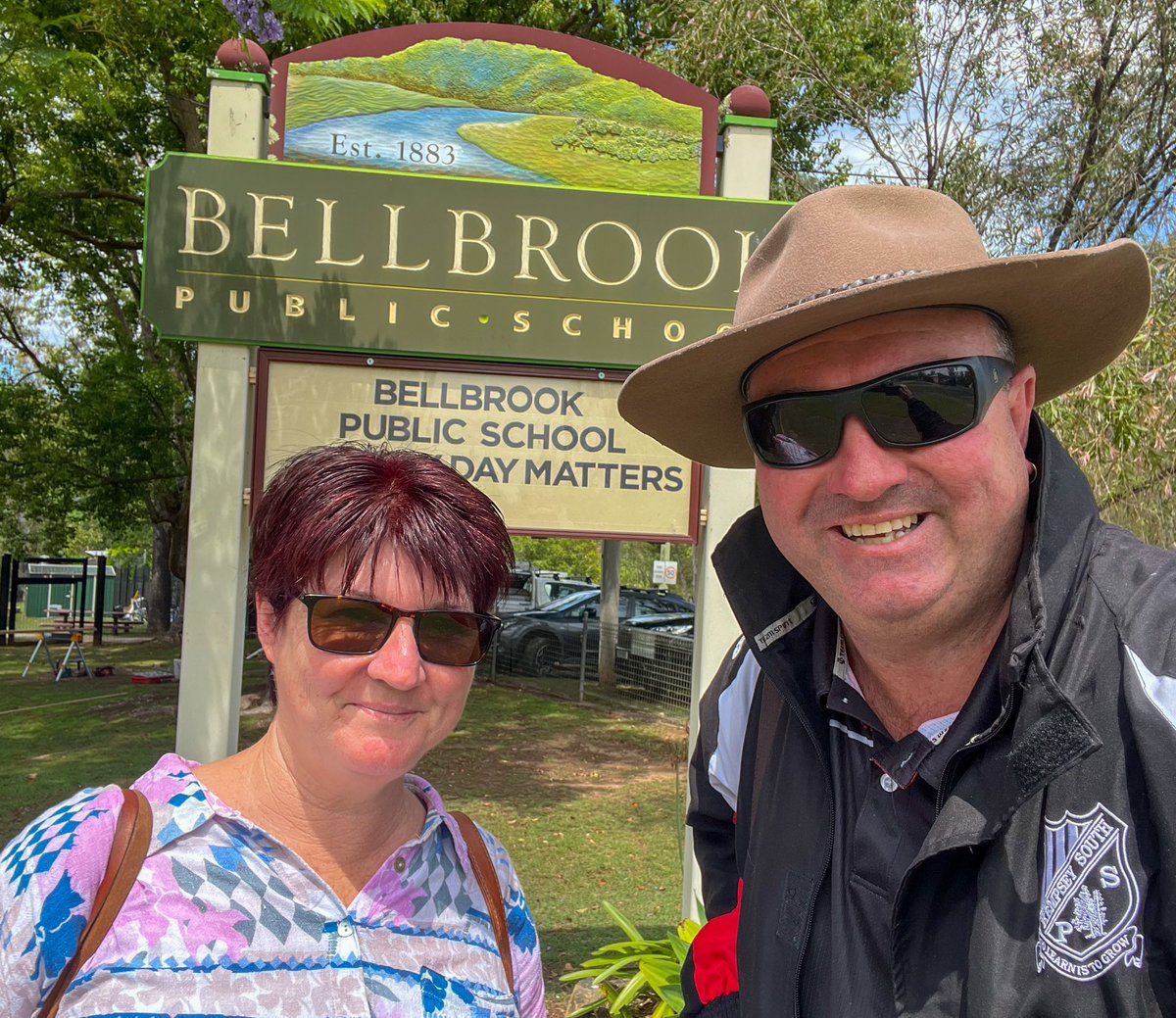 chuckybyrne's tweet photo. Lucky enough to spend a few hours with the amazing staff and students at the mighty Bellbrook Public School today. Thanks for having us legends! 💙❤️💙❤️ #principalsupport #communityofschools https://t.co/5Iu1H6mBaK