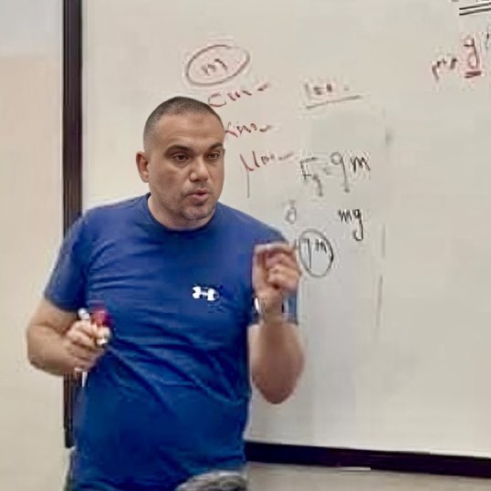 🚨Breaking: The Israeli army has killed Rani Qasem Al-Barqouni, a pillar of physics in #Gaza, along with his children, Qasem and Menna, in a ruthless bombardment that devastated northern Gaza.