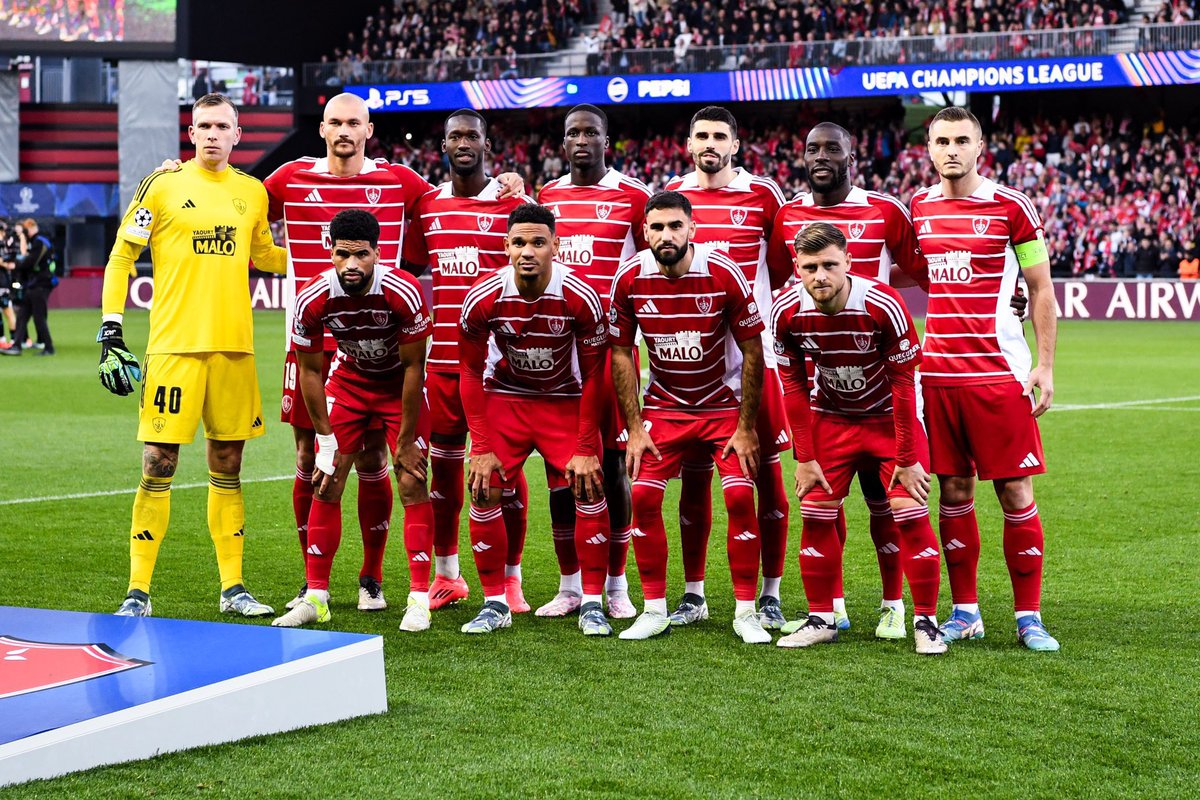 _BeFootball's tweet photo. 48 millions d’euros de budget.

10 points sur 12 en Ligue des Champions.

4e sur 36 équipes.

𝗥𝗲𝘀𝗽𝗲𝗰𝘁𝗲𝗲𝗲𝘇 𝗕𝗿𝗲𝘀𝘁. https://t.co/4AvGoAseBq