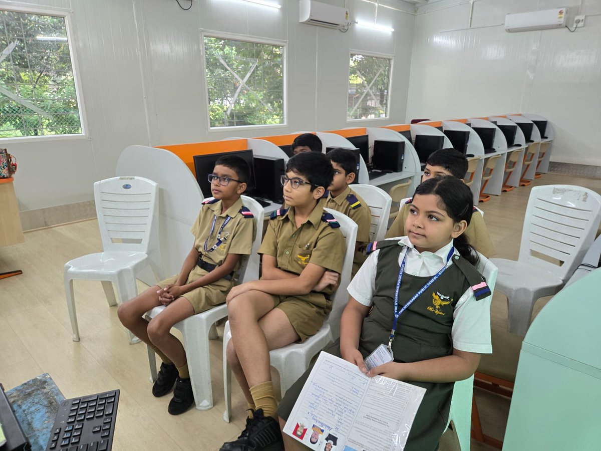 Our Grade 5 students shone at the Round Square Worldwide Show and Tell, honouring our Everyday Heroes—from teachers to staff—with heartfelt presentations. Proud of our young ambassadors!

#EverydayHeroes #StudentLeaders #GlobalEvent #SchoolPride #RoundSquare