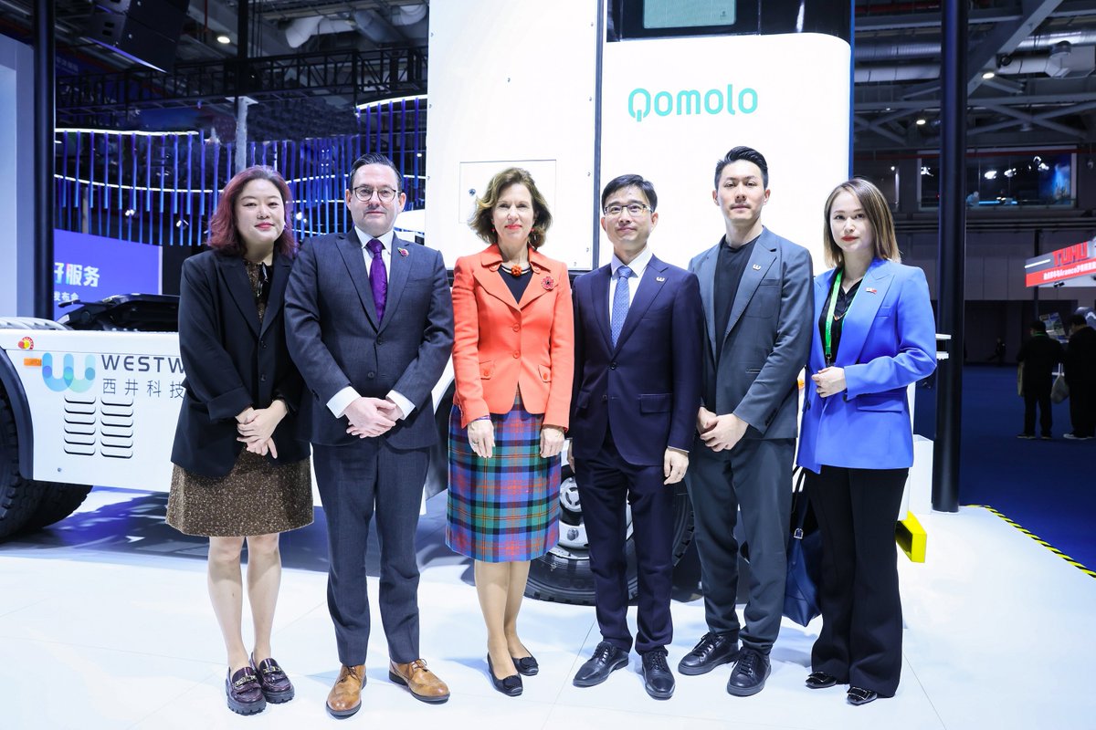 Westwell_AI's tweet image. We&apos;re back at #CIIE! @ciieonline🚀 Check out our booth at Hall2.1, A1-02 for cutting-edge autonomous solutions suitable for various scenarios...

🚛Q-Truck
🚜Q-Tractor
🦾Well-Bot

Meet our experts and book your visit now &amp;gt;&amp;gt; bit.ly/46zqRcm #Westwell #QTractor #QT #ET