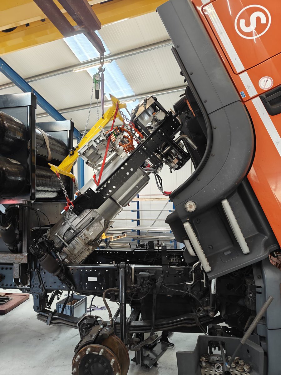 Ondertussen in Hoogezand bij Holthausen Clean Technology BV
Bouwen we waterstof brandstofcel trucks en bestelwagens.
En onderhoud aan H2 trucks.