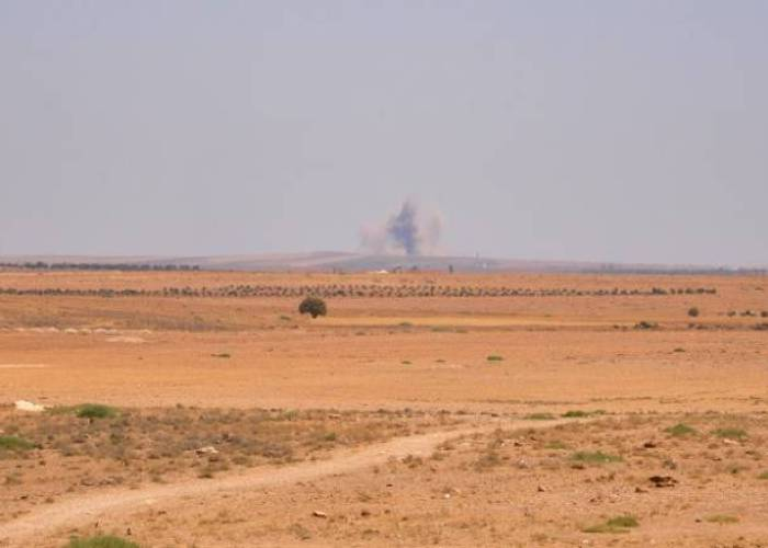 TracTerrorism's tweet photo. #US Central Command (@CENTCOM) Conduct Multiple Strikes Targeting #IslamicState (#IS) Cells in the Syrian Desert [#Badiya], #Syria
Read more: https://t.co/rGffySTNJV https://t.co/ruBdE5F16N