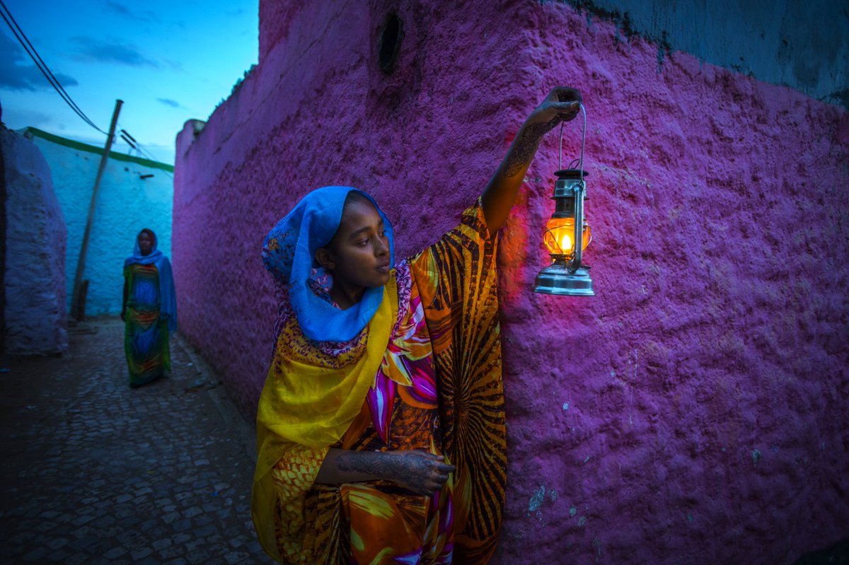 Landoforigins's tweet photo. Ever visited Harar, the 4th holiest city in Islam and a UNESCO World Heritage Site? This bustling city is alive with colorful markets, fascinating museums, and much more! For thrill-seekers, don’t miss the chance to feed hyenas. #LandOfOrigins #VisitEthiopia #Harar https://t.co/LymYxpzoKf