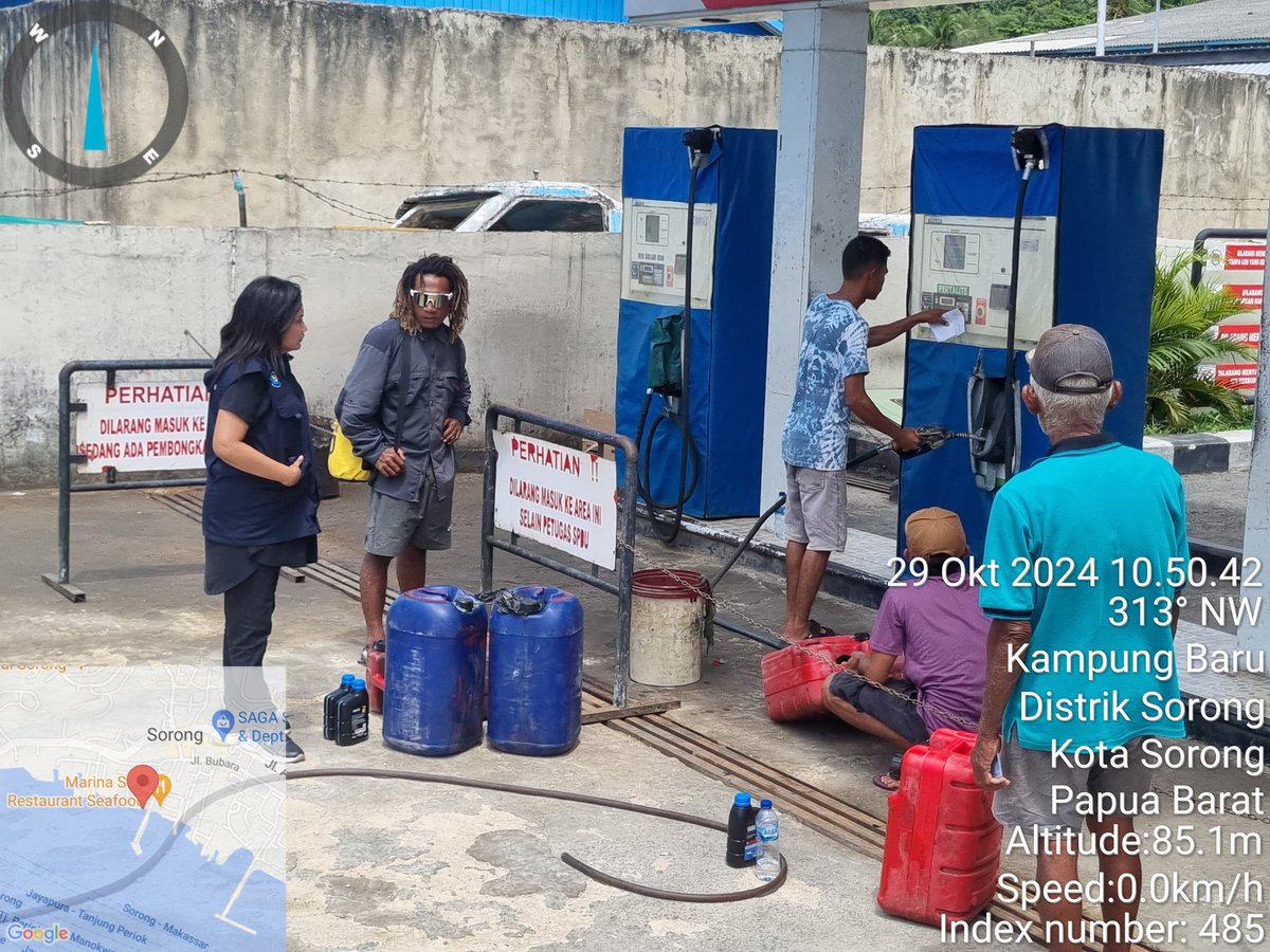 Jean_Voin_'s tweet photo. Selasa (29/10/2024) Jean Voin Pattikawa,S.Pi, luhkan kota Sorong mendampingi nelayan tangkap diskusi dgn SPBU perikanan dlm rangka kelakaan minyak bagi nelayan tangkap.
#GiatLuhkanSatminkalAmbon 
#luhlapor https://t.co/FTIqG5PWJM