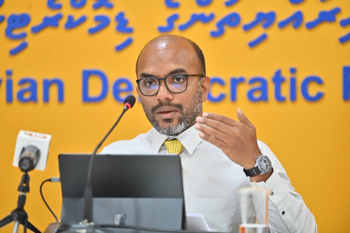 MDPSecretariat's tweet photo. އެމްޑީޕީން ބާއްވާ ނޫސްވެރިންގެ ބައްދަލުވުން ކުރިއަށްދަނީ.
#MdpPress https://t.co/5szsKb5LpH
