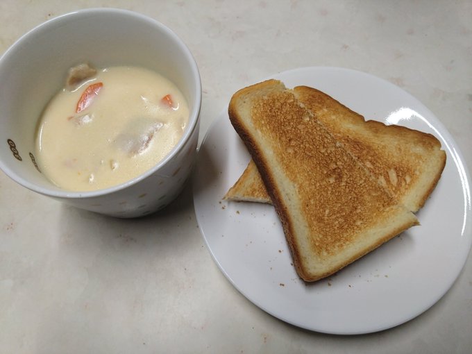 とりあえず1時間煮込んだので味見しよう。 