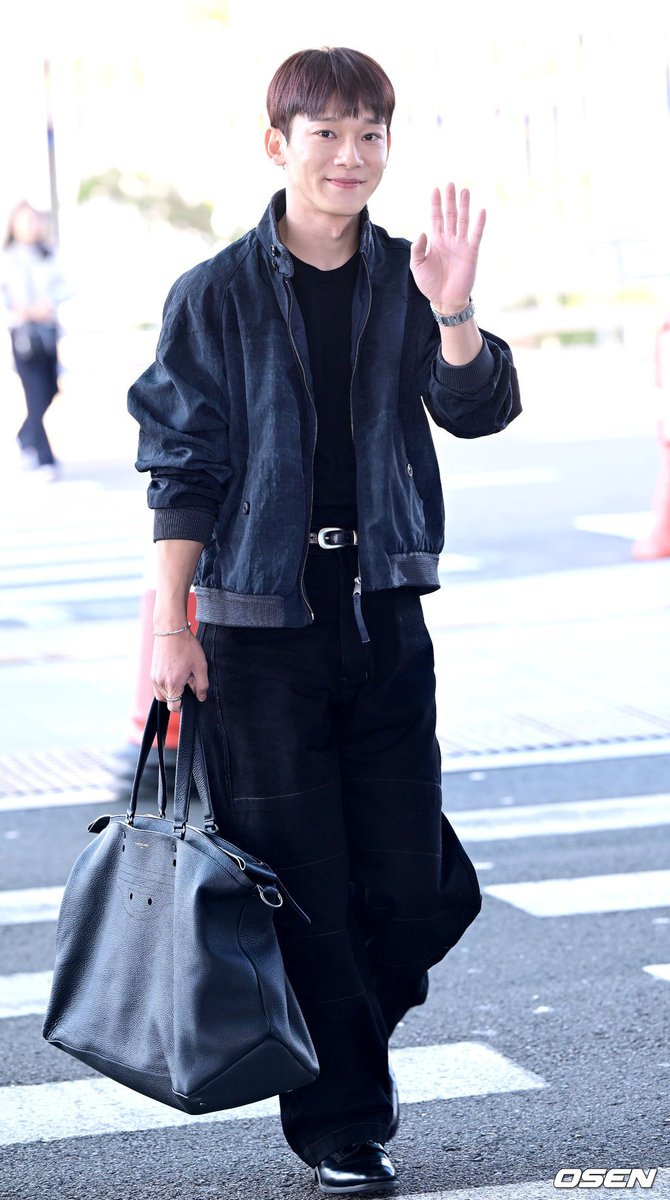 msiakpopfans's tweet photo. [📸] 241107 ICN ✈️ KUL

EXO's Chen at Incheon International Airport heading to Malaysia for 2024 CHEN FAN-CON “Beyond the DOOR” in KUALA LUMPUR 🇲🇾

Cr: OSEN

#첸 #CHEN @CHEN_INB100 #Beyond_the_DOOR #CHENinKL #Beyond_the_DOOR_in_KL #BeyondtheDOORinKL #EXO #엑소 https://t.co/IJyULypDjZ