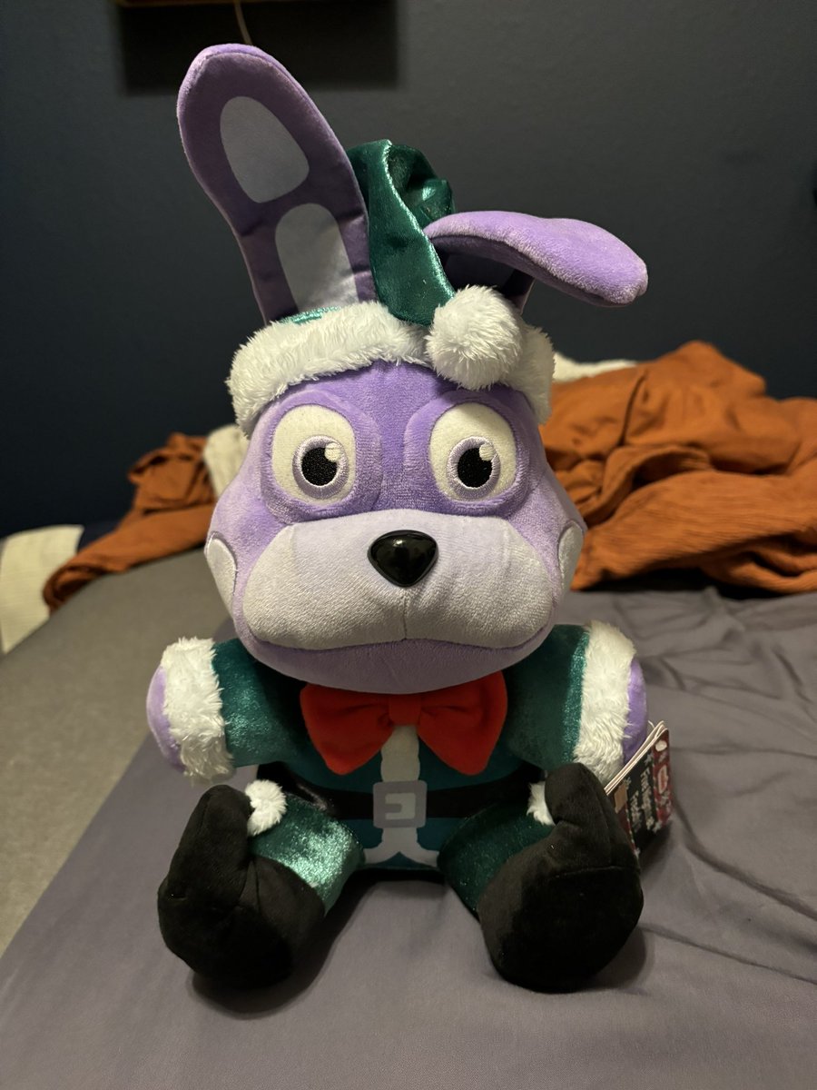 Found the new jumbo funko fnaf plushies early this time! Both Glitchtrap and Elf Bonnie!
#fnaf #fivenightsatfreddys #fnafplush #glitchtrap #FnafBonnie