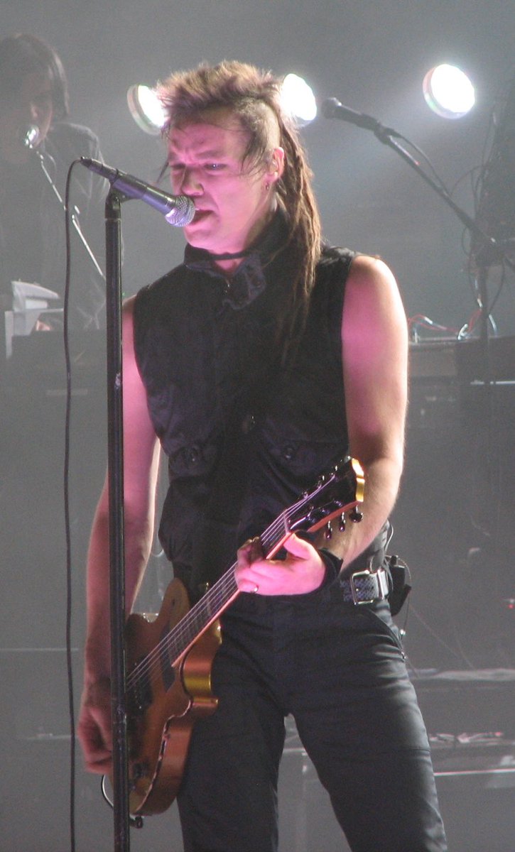 pillolerock's tweet photo. il 7 Novembre 1971 nasce
Robert John Finck,
chitarrista statunitense.
Finck è stato membro dei Nine Inch Nails
dal 1994 al 1996 e successivamente,
a più riprese, membro dei Guns N' Roses.
#RobinFinck #pillolerock https://t.co/YyIcwLaVbV
