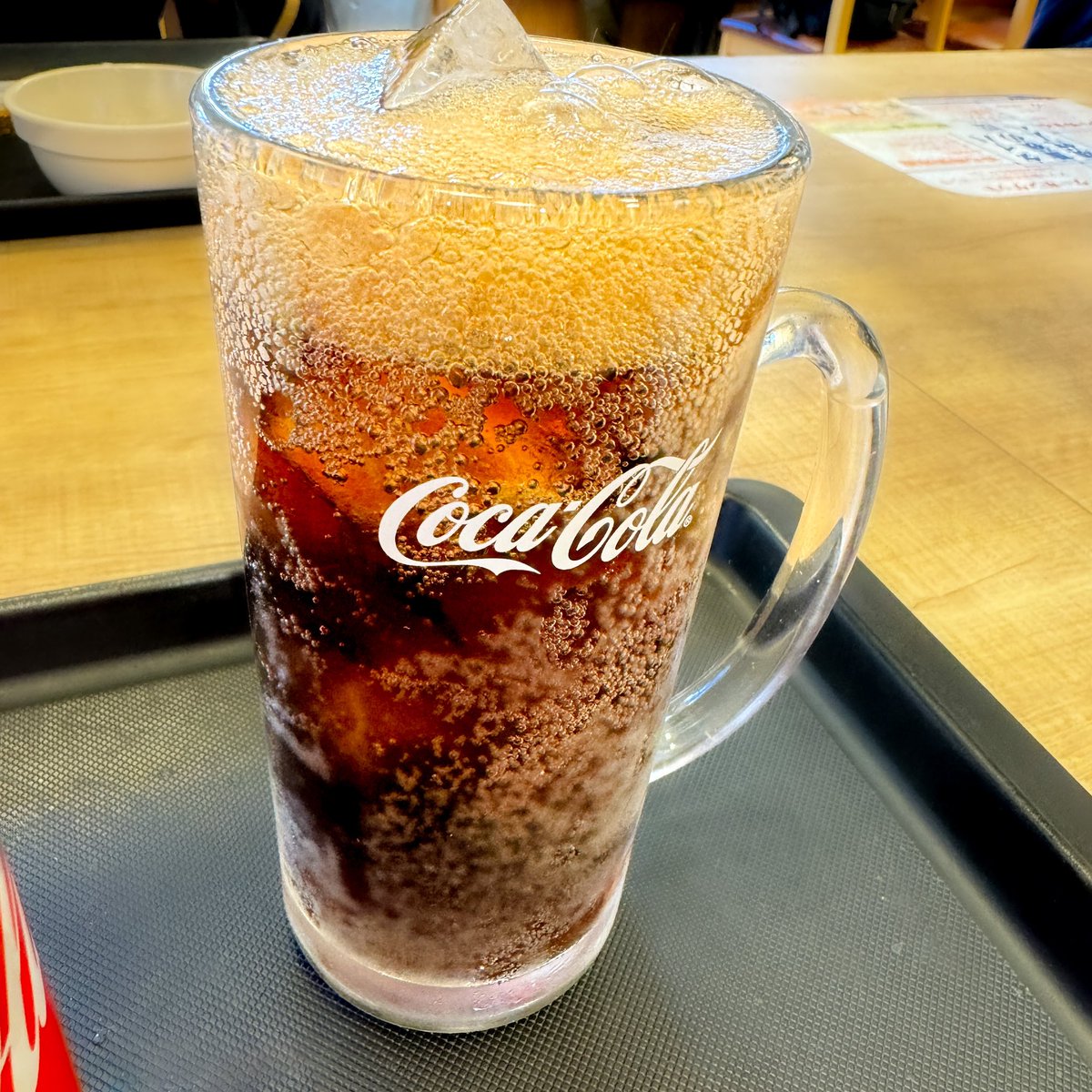matsuya_foods's tweet photo. おいしいだけじゃ物足りない！
実は松屋でコーラ100円です👌 https://t.co/KBJeA1VZ6c