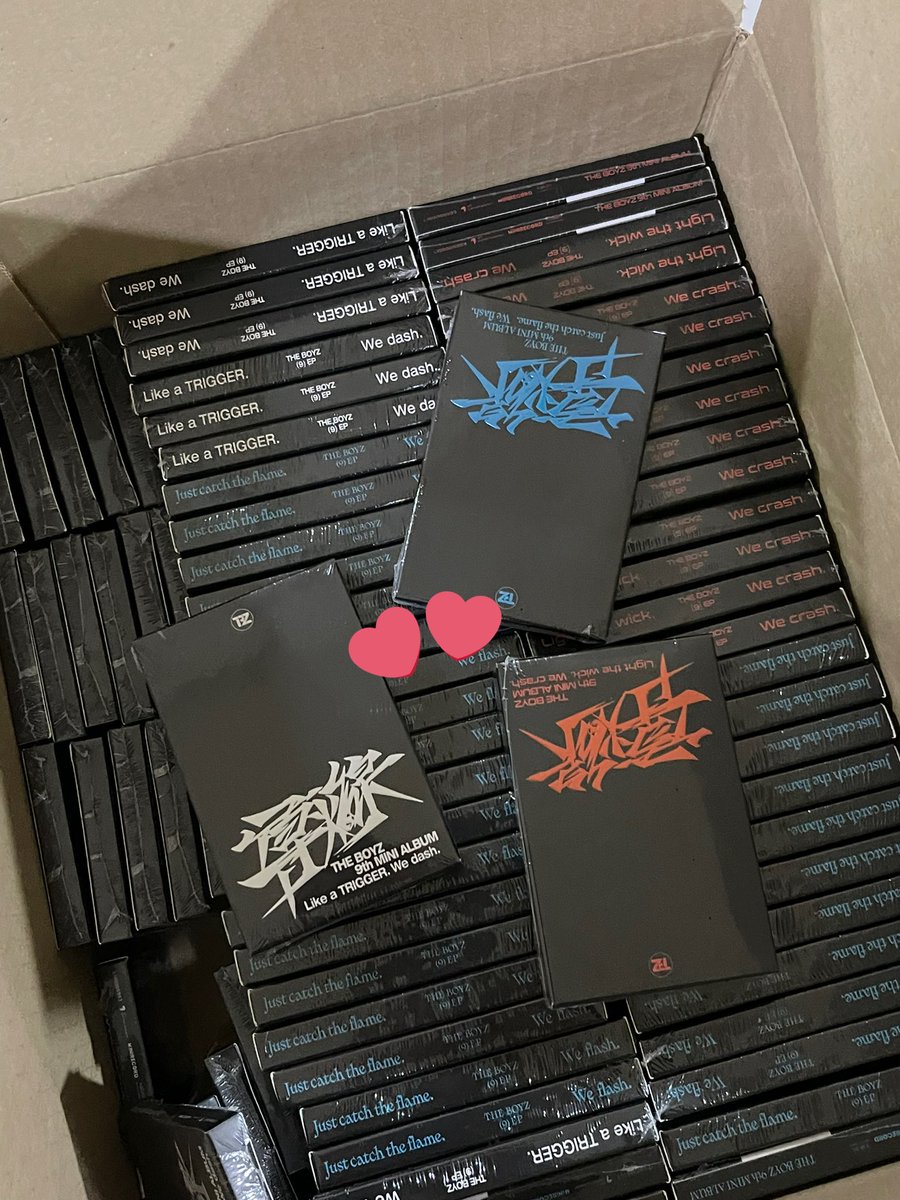 4lemenjad's tweet photo. 더보이즈 the boyz 도화선 미개봉 앨범 트리거 후드 버전 양도

미니레코드 걱 0.25 / ea
포토북 각 0.3 / ea 

배송지 변경⭕️ 재배송⭕️
뎀 부탁드립니다

wts sell tbz 팬싸 대면 영통 양도 분철 주연 현재 선우 영훈 에릭 미레 미공개 위드뮤 에버라인 더비 엠디 포카 포토카드 theboyz 포토이벤트 포토회 pic