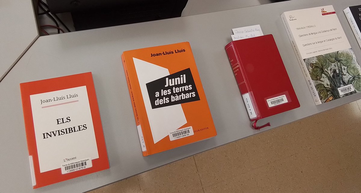 bibliolamuntala's tweet photo. Avui és la diada de la Catalunya Nord, així que hem decidit fer una tria de llibres per l'ocasió. Ja els podeu passar a remenar: https://t.co/vTkFJ6SxoB