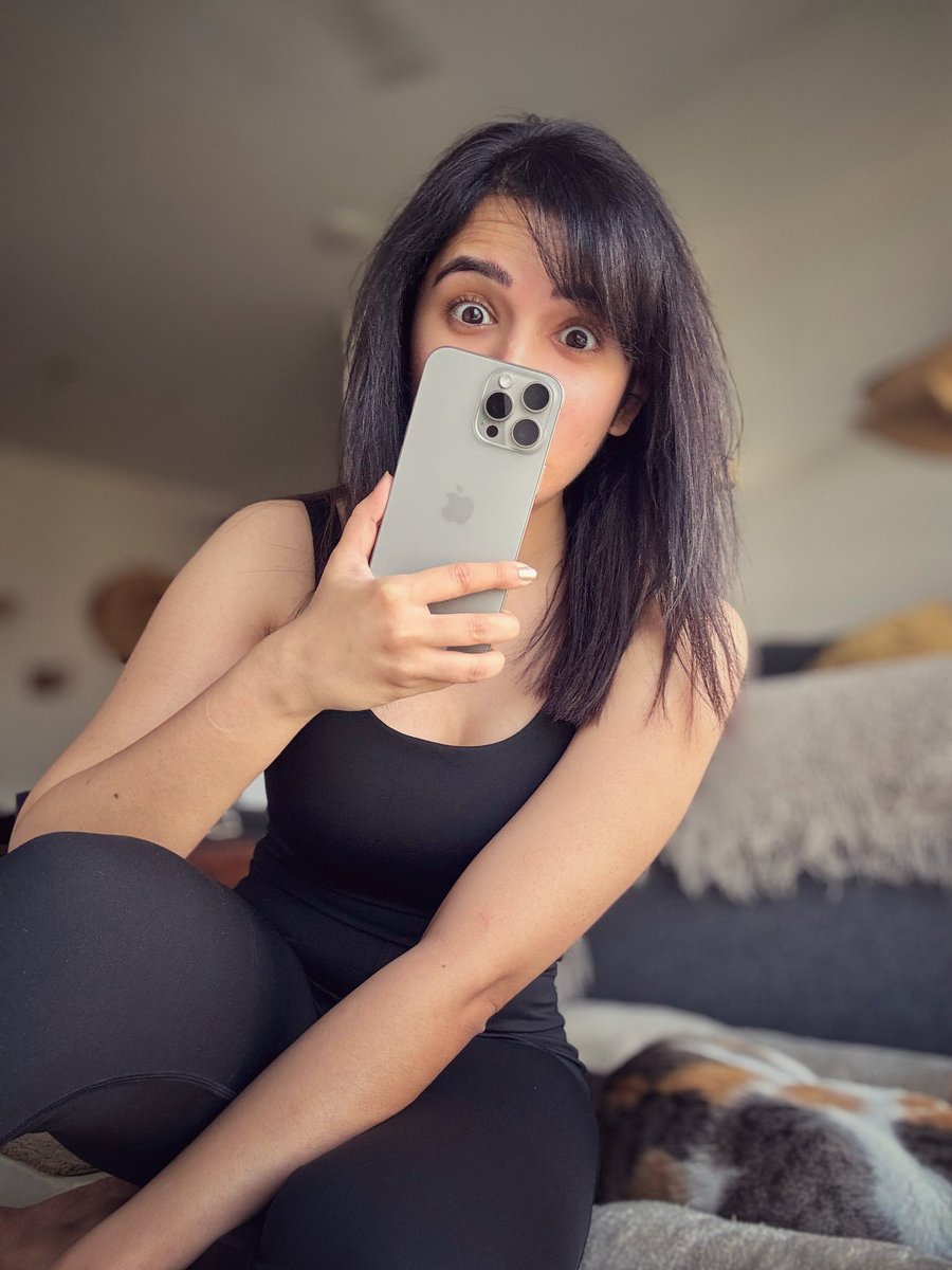 Eeee was waitingggg for thiss! 🙈😍
Feeling proudd to hold my Made In India #iPhone16ProMax 🤍🤍