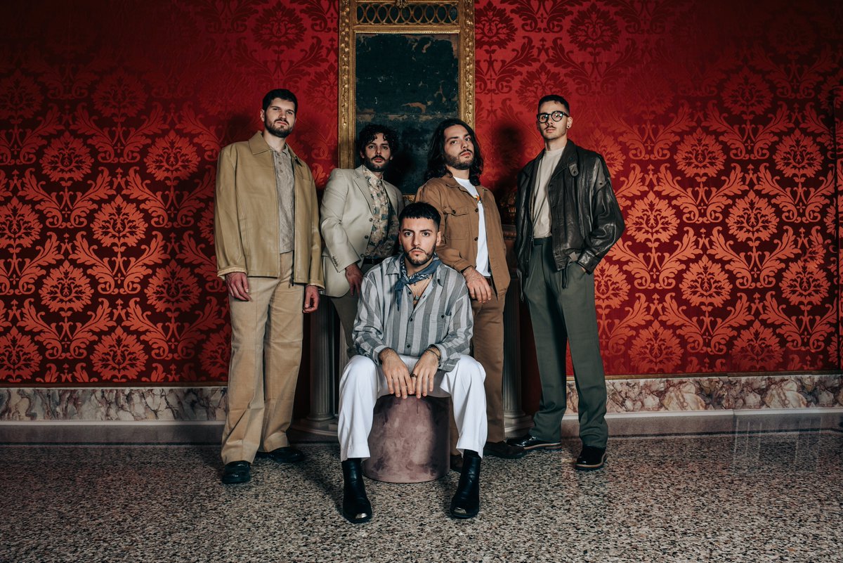 Friday, we’ll be at the Carani Theater in Sassuolo for the final shows of the Pierangelo Bertoli Award 2024. We’ll be performing TRATTATO (Dimmi che non hai smesso), which will be released on November 8th at midnight.

#XGIOVE
#premiobertoli