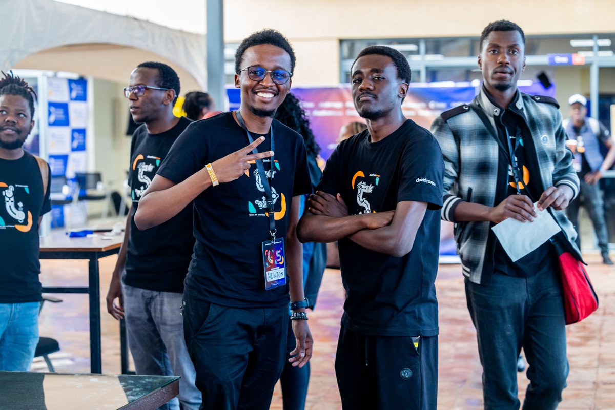 droidconke's tweet photo. Who's having fun at #dcke24?

Tag anyone you see on the pics and  roast them if you can 😬😁

@googleafrica https://t.co/Rr22CowwEr